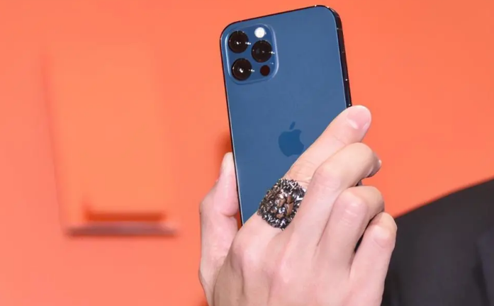 平南苹果手机维修分享iPhone12系列重启方法教程 